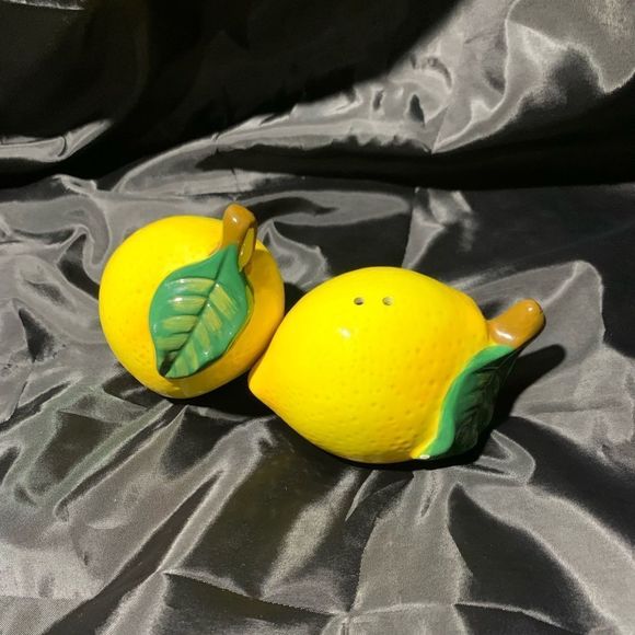 Yellow Lemon Shaped Salt and Pepper Shakers - Picture 4 of 5